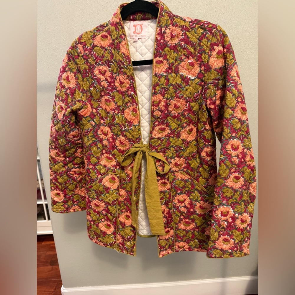 Victoria Dunn quilted jacket, EUC, worn once, size XS.